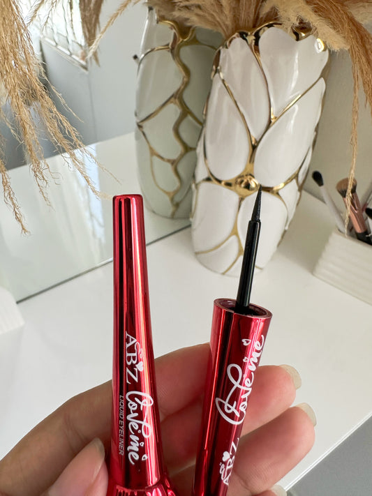 Delineador de ojos líquidos (P1-E2-B)