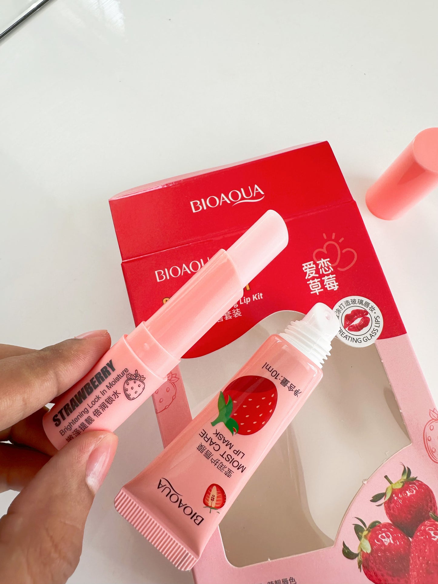 Kit de labios fresa bioaqua (S-e38-4)
