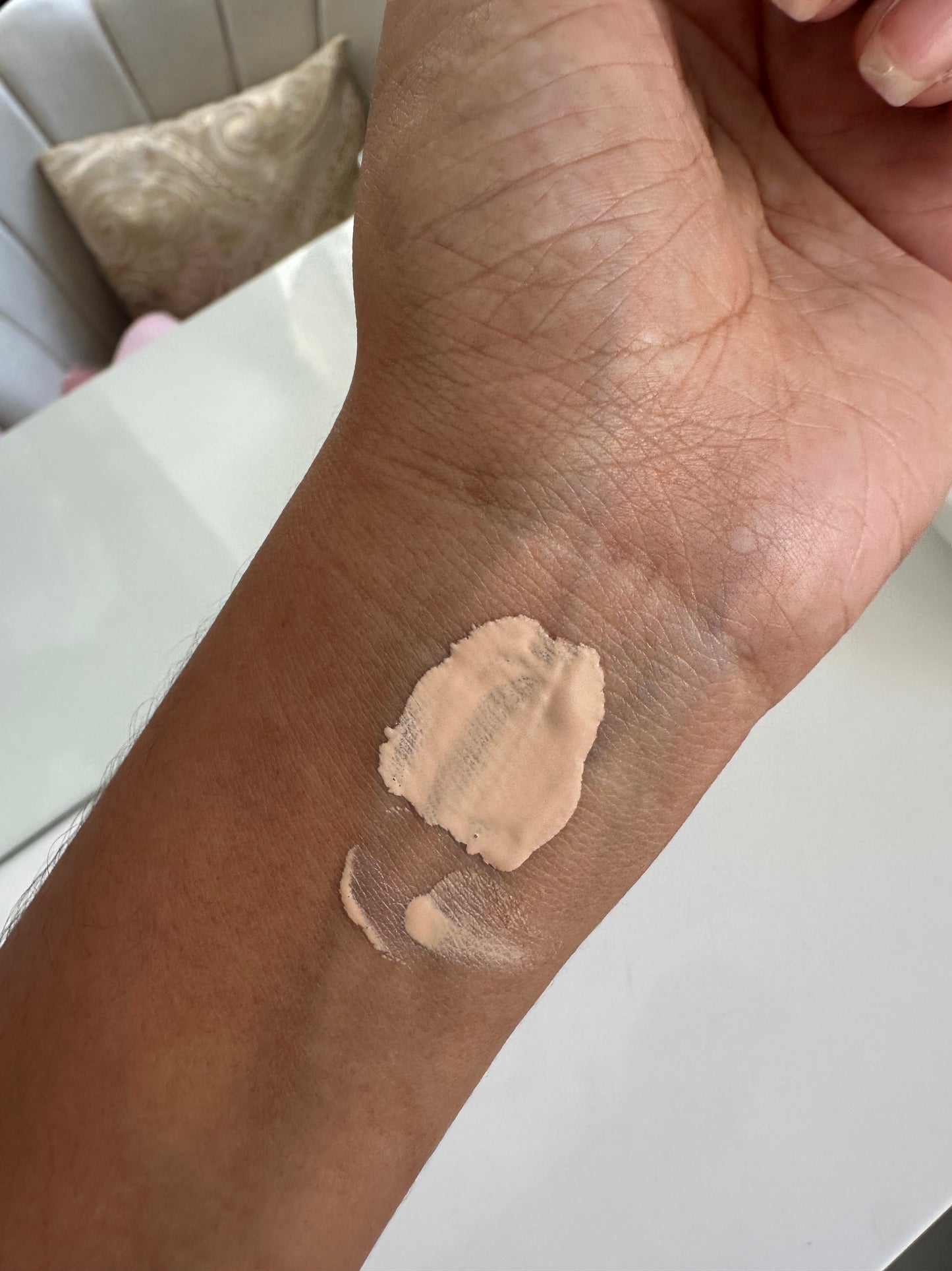 protector solar con color- sin color matte avon P2 E9 C