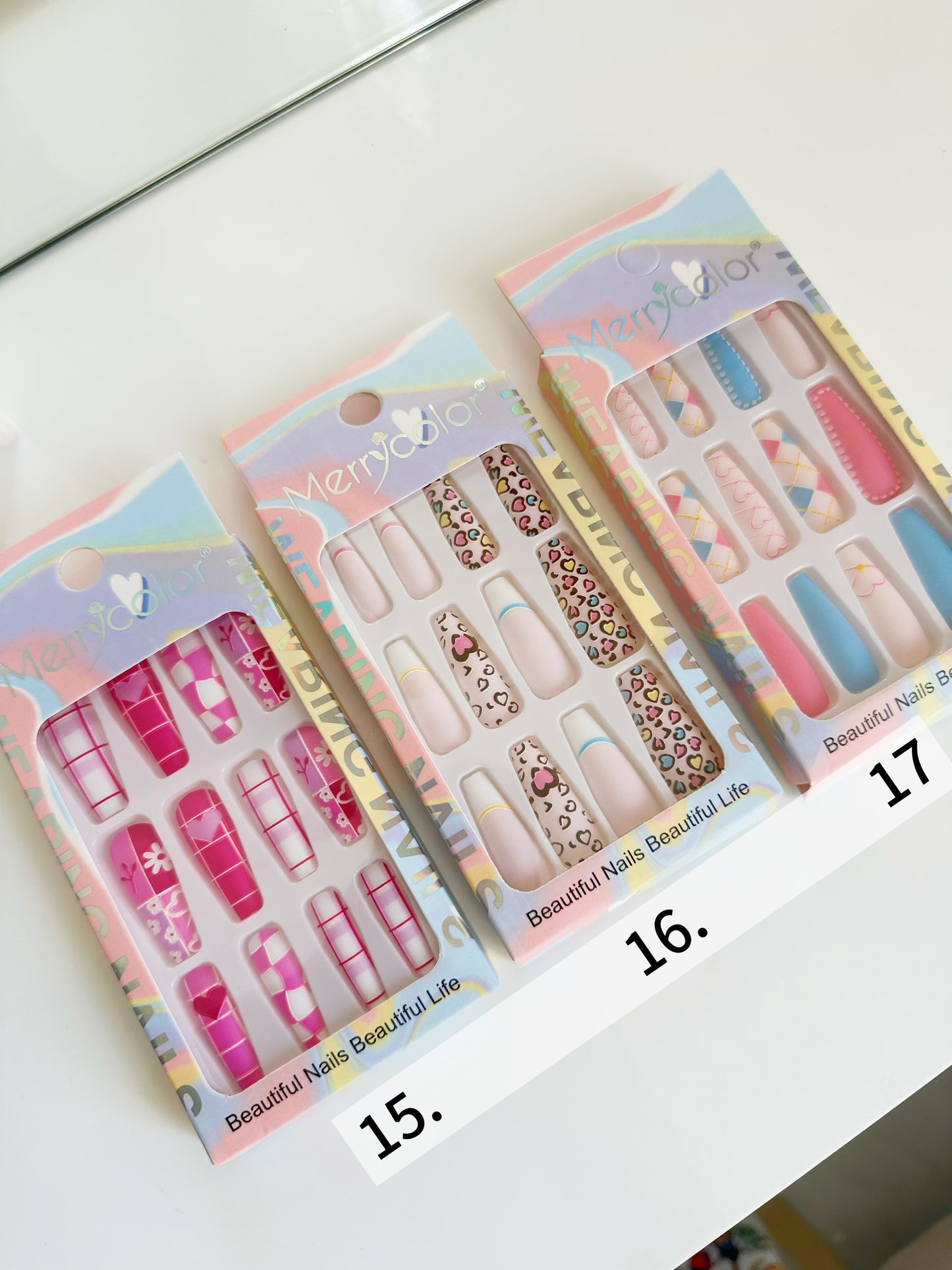 caja de uñas press on ref del 15 al 17 c/u [S-E26-D]