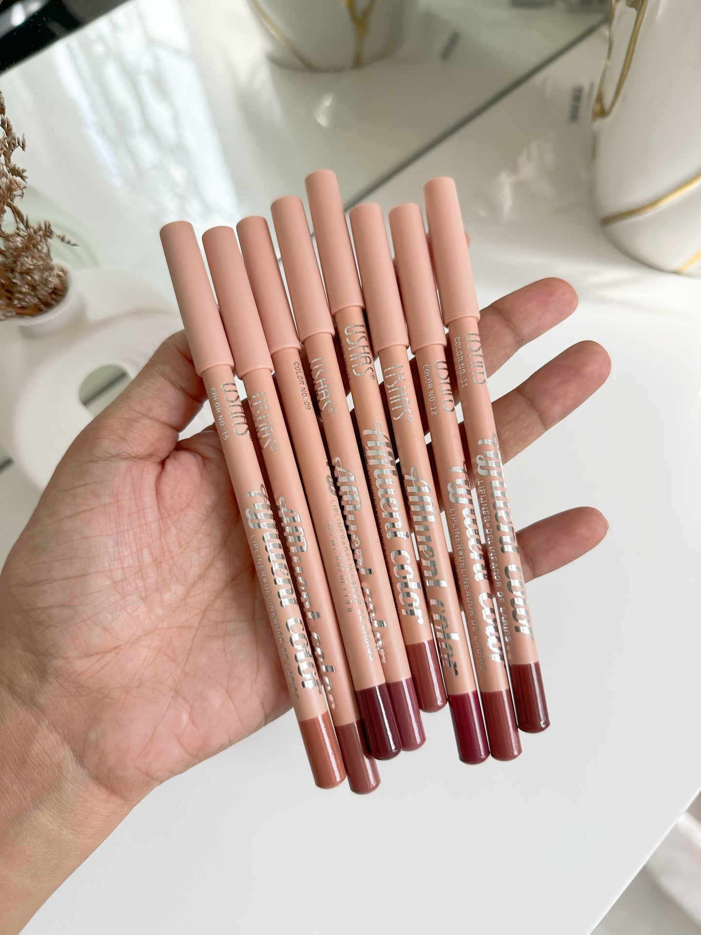 Lápiz delineador ushas (p2-e15-B)