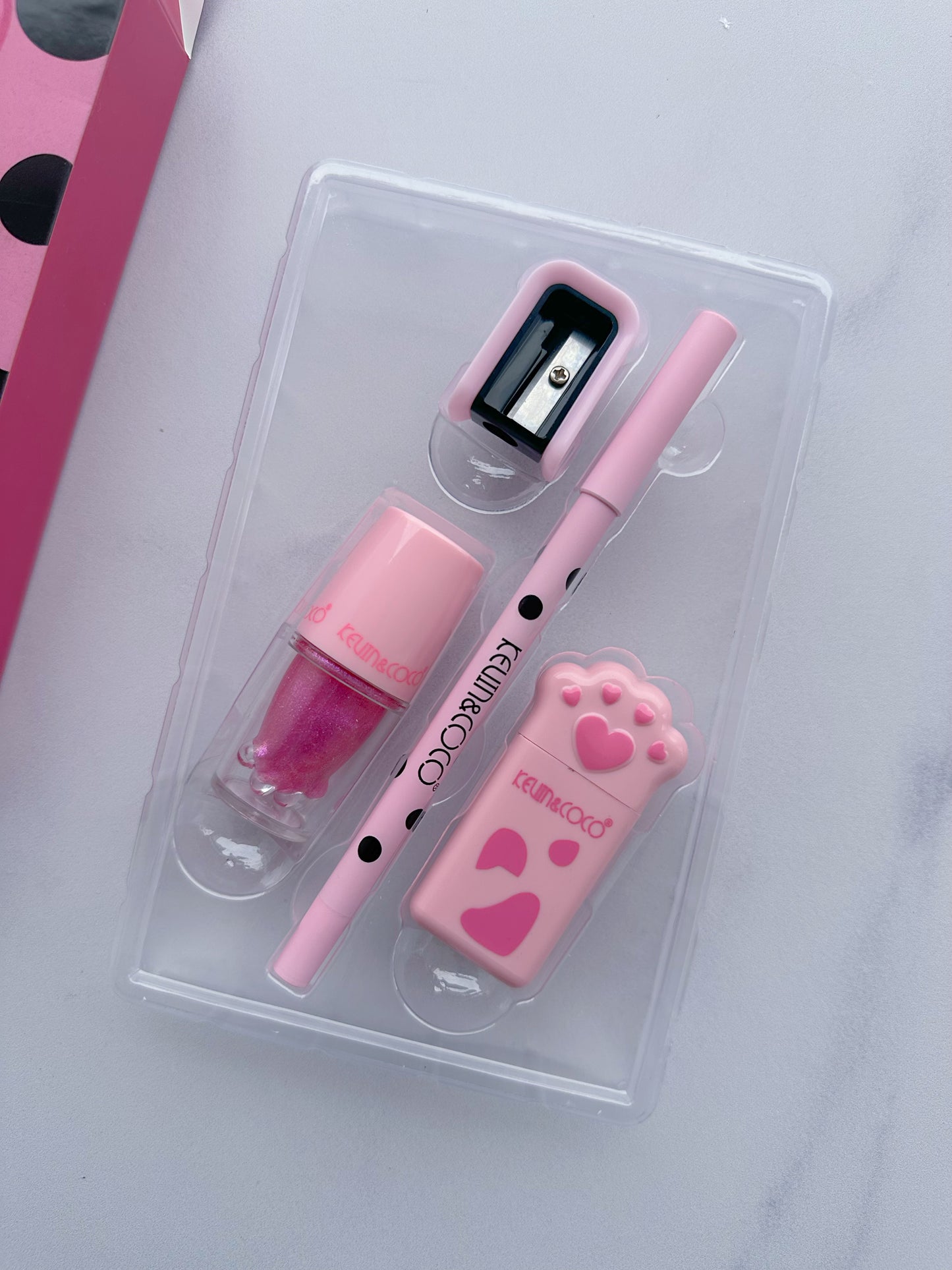 set x3 gatico delineador + gloss + labial + sacapunta
