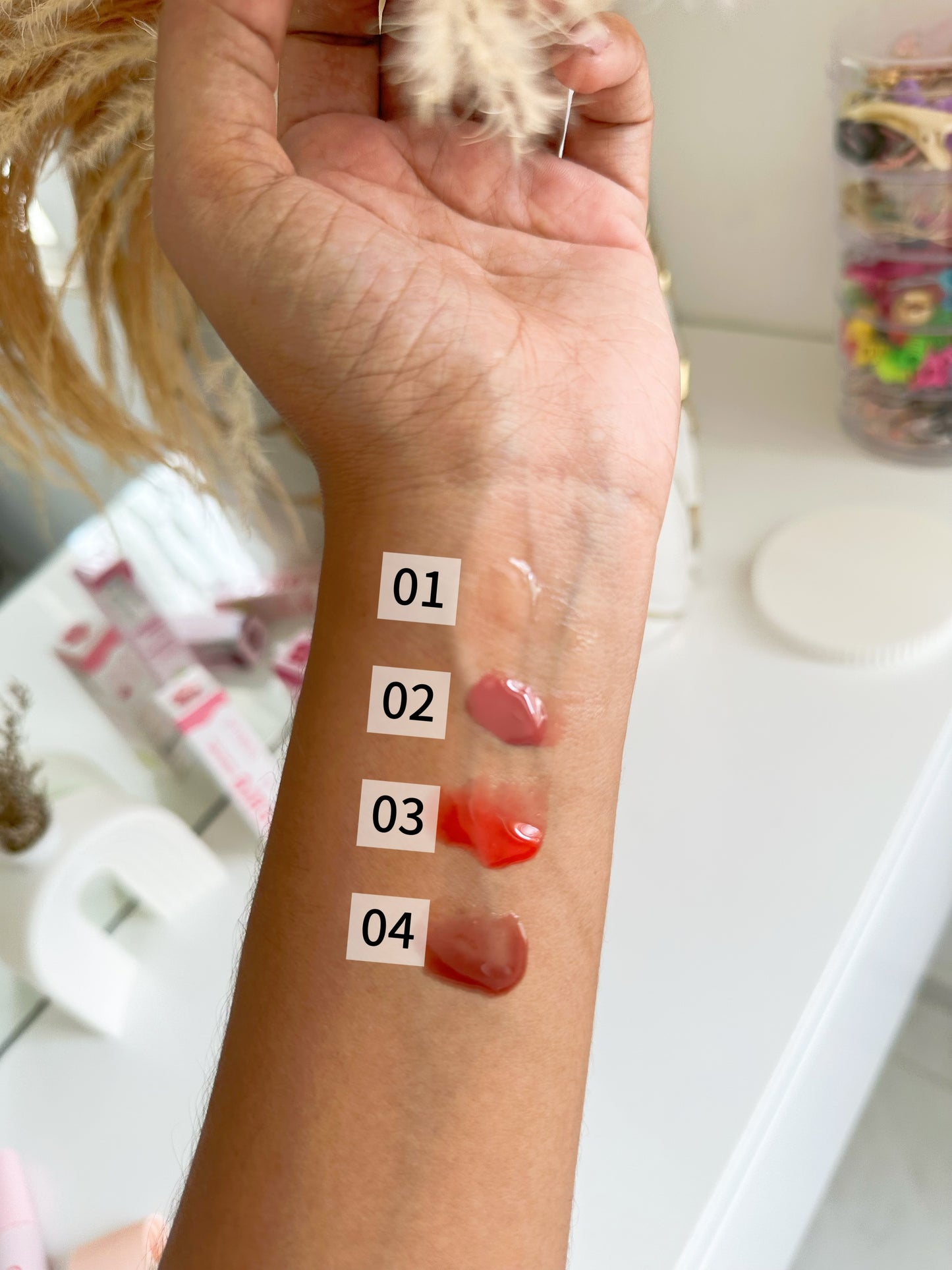 lip gloss  care C/u P2 E10 E