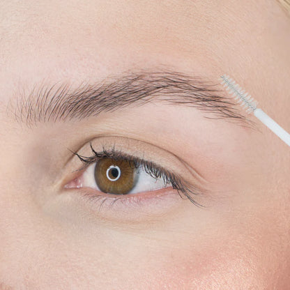 LAPIZ DE CEJAS CON GEL FIJADOR MELU S-E28-E