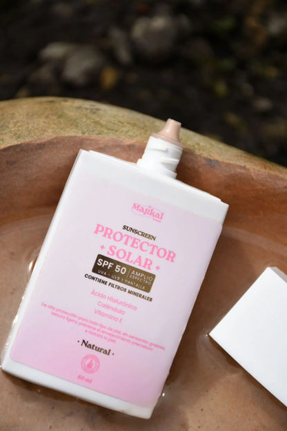Protector solar con color MAJIKAL
